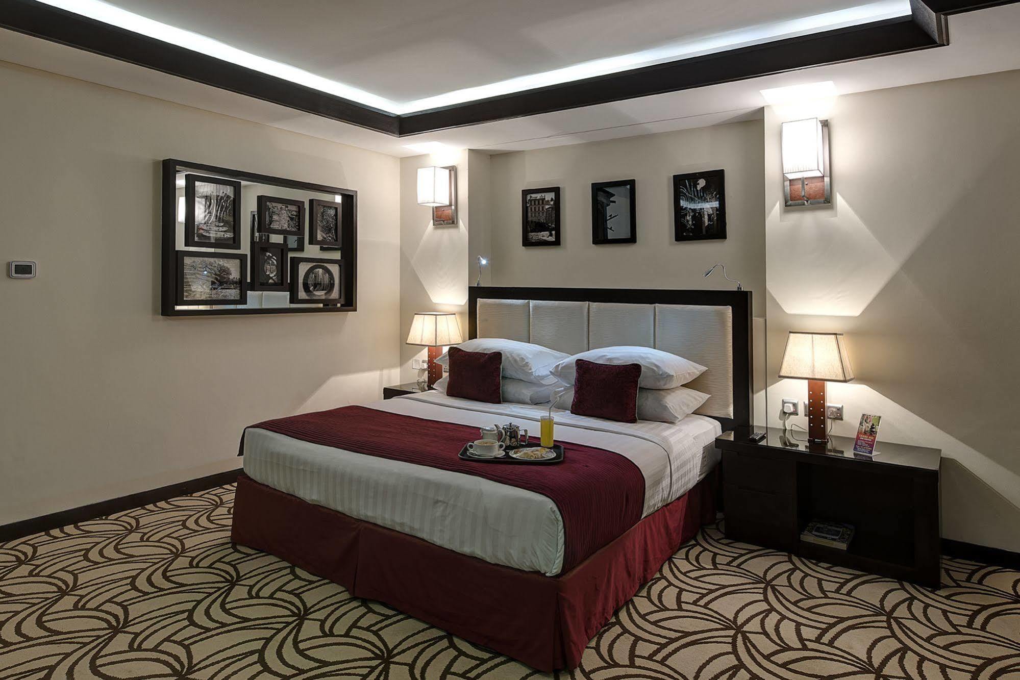 Raintree Rolla Hotel Dubai Esterno foto