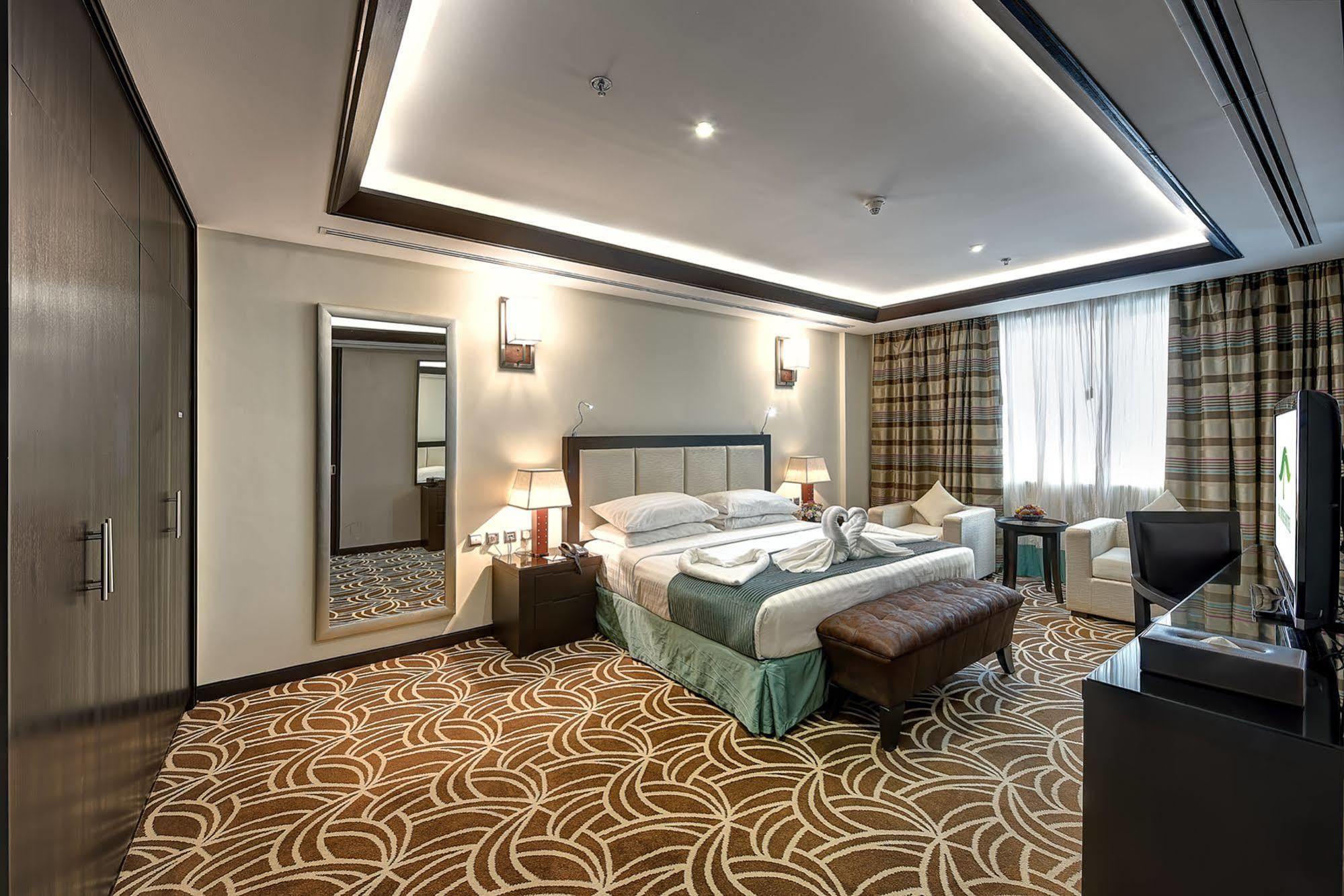 Raintree Rolla Hotel Dubai Esterno foto