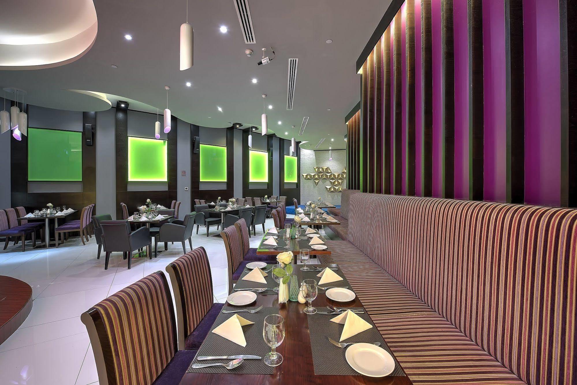 Raintree Rolla Hotel Dubai Esterno foto